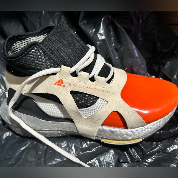 Stella Macartney Adidas UltraBoost Sneakers (SOLD) - Picture 3 of 4